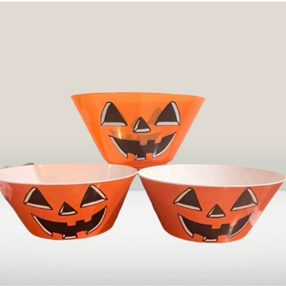 Set of 3 Halloween Hard Plastic Jack-O-Lantern Party Bowls